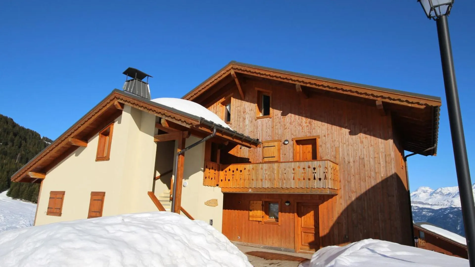 Magnifique T3 Avec Terrasse Et Garage A Villard-Sur-Doron - Fr-1-293-254 0*,