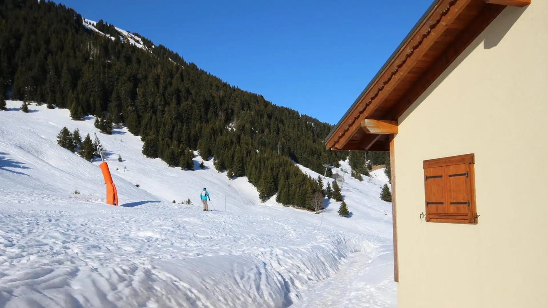 Apartment Magnifique T3 Avec Terrasse Et Garage A Villard-Sur-Doron - Fr-1-293-254